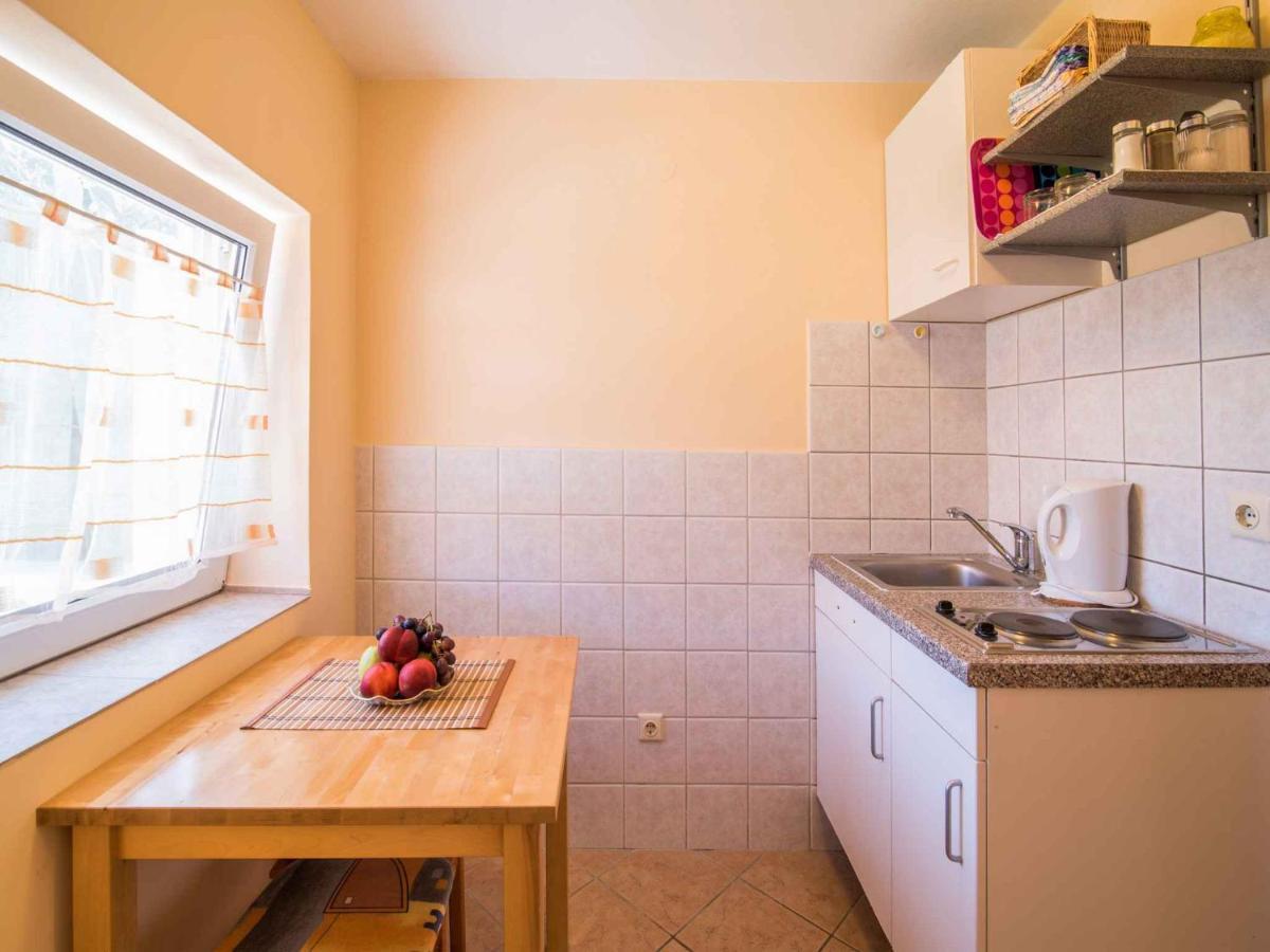 Apartment In Vrbnik/Insel Krk 13614 Zewnętrze zdjęcie