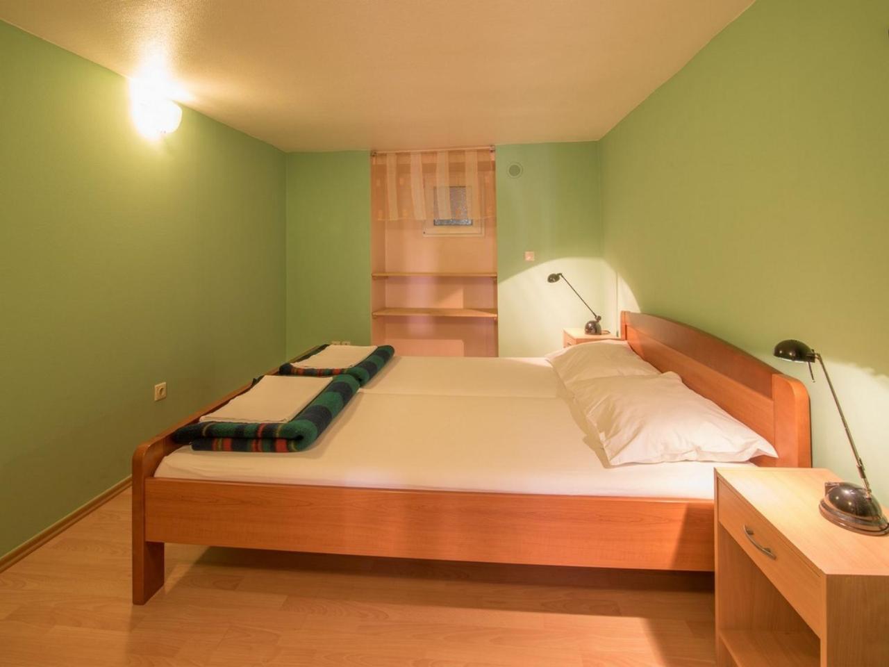 Apartment In Vrbnik/Insel Krk 13614 Zewnętrze zdjęcie
