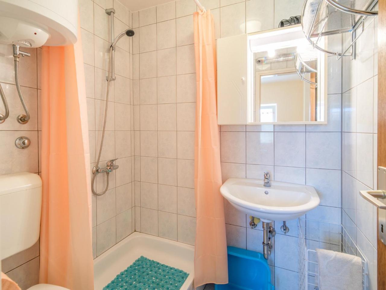 Apartment In Vrbnik/Insel Krk 13614 Zewnętrze zdjęcie
